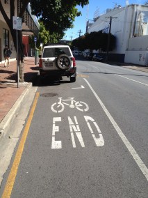 Bike lane ends Montague Rd